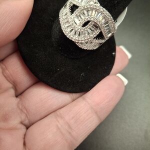 Elegant Silver Women's Ring Size 8